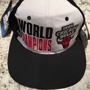 NWT Vintage Chicago Bulls Starter Hat-1996!